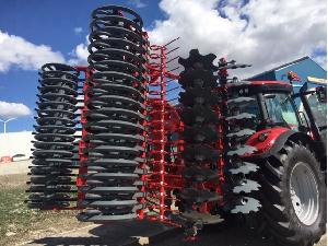 Disc harrows Unia grada rapida marca  modelo ares xl h 4,5 Unia