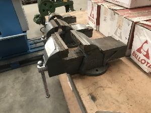 Mobiliario taller Bellota tornillos de banco 125 mm. Bellota