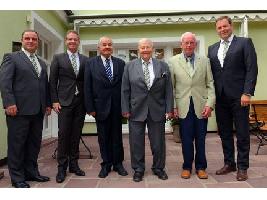La Asociación de Fabricantes Húngaros de Maquinaria Agrícola rinde homenaje a Helmut Claas