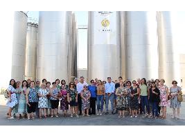 AMFAR analiza las oportunidades económicas del aceite de oliva para las mujeres rurales