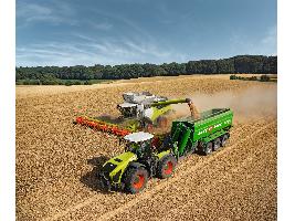 CLAAS XERION con una nueva generación de transmisiones y una mayor potencia hidráulica