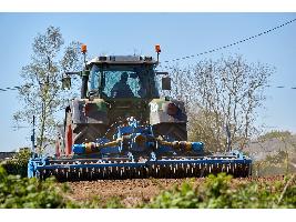 Debate PAC: El comisario europeo de Agricultura le echa una mano a Planas y defiende la convergencia y acabar con los derechos históricos.
