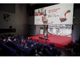 DO La Mancha entrega sus Premios Jóvenes Solidarios 2021 en el Wanda Metropolitano