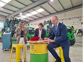 El Gobierno de Murcia y Avanterra impulsan la FP dual en el marco del proyecto Empleatech de John Deere