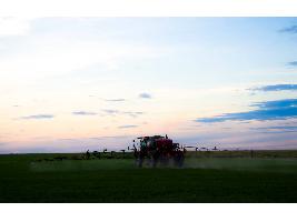 El Ministerio de Agricultura, Pesca y Alimentación realiza el último pago complementario de las ayudas por el encarecimiento de los fertilizantes, que alcanzan un total de 291,6 millones de euros