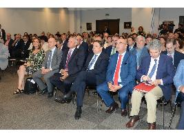Luis Planas destaca que las cooperativas agroalimentarias son motores del desarrollo económico y social de España