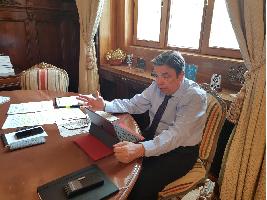 El ministro Planas solicita al comisario de Agricultura medidas de mercado eficaces para afrontar la crisis del COVID-19