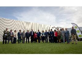 John Deere inaugura en España su primer centro de innovación europeo para cultivos de alto valor 
