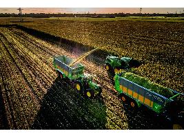 John Deere presenta sus nuevas picadoras de forraje autopropulsadas F8 y F9