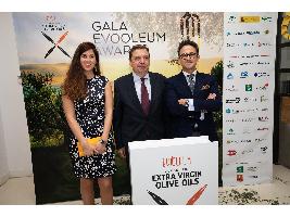 Kubota patrocina los premios internacionales de aceite de oliva vírgen extra, Evooleum Awards.