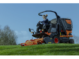 Kubota presenta su FC4-501, la Segadora Estrella en términos de precisión, versatilidad y confort.