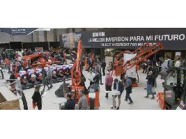 KUHN Ibérica gana 3 premios en el Concurso de Novedades de FIMA 2024. KUHN deja patente su innovación recogiendo 3 premios otorgados por el Jurado de FIMA 2024.