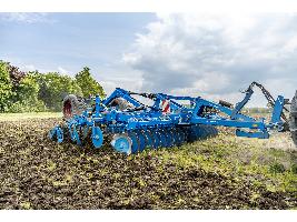 La grada de discos compacta LEMKEN Rubin 10, ahora una multiherramienta 