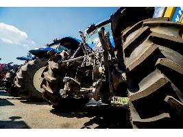 La venta de tractores agrícolas nuevos baja un 14 % en España