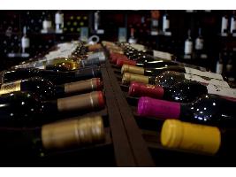 Las compras de vino en alimentación alcanzan un nuevo récord histórico en 2020.