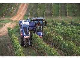 Las vendimiadoras, cosechadoras de olivar y tractores con chasis muy elevados de New Holland Braud obtienen la certificación Origine France Garantie