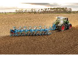 LEMKEN Diamant 18 con prensa de surcos integrada 
