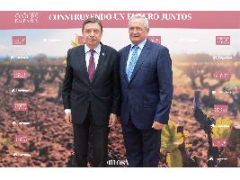 Luis Planas anima a impulsar la calidad, la sostenibilidad y la imagen de marca para incrementar el valor añadido de los vinos españoles