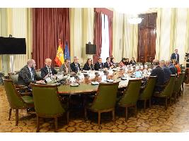 Luis Planas informa al sector del inicio de los trabajos para elaborar la nueva ley de agricultura familiar