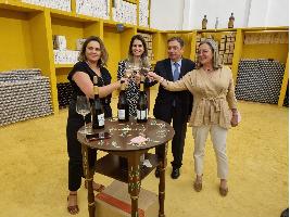 Luis Planas visita Bodegas Toro Albalá, exponente de producción de vinos envejecidos de la DOP Montilla-Moriles