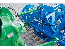Nuevo compactador delantero de guiado preciso de LEMKEN 