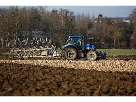 Proponen una rebaja fiscal generalizada para el sector agrario del 50% que mitigue el impacto de los costes y la sequía