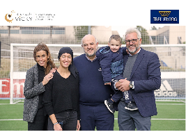 Trelleborg se alinea junto al guardameta Santi Cañizares para disputar el ‘Partido de la Navidad’ contra el cáncer infantil
