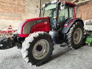 Tracteurs agricoles Valtra tractor  n121 Valtra