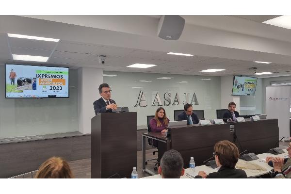 Fernando Miranda clausura el acto de entrega de los premios Joven Agricultor 2023