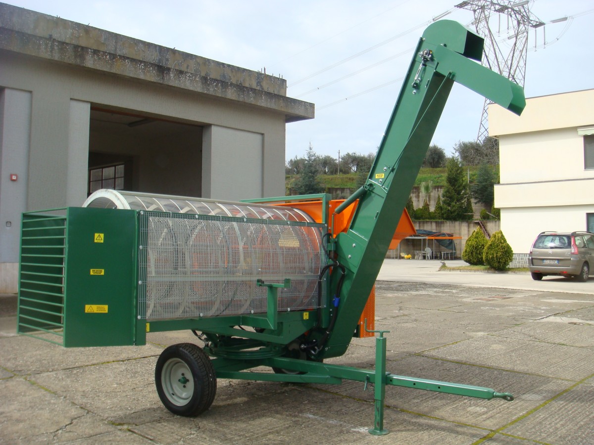 Limpiadora de aceitunas y frutos pendientes  BARONE C 300 R