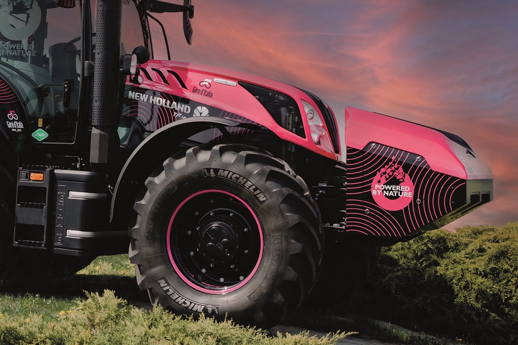El tractor T6 Methane Power de New Holland lanza un mensaje de sostenibilidad lleno de fuerza durante el Giro de Italia 2022