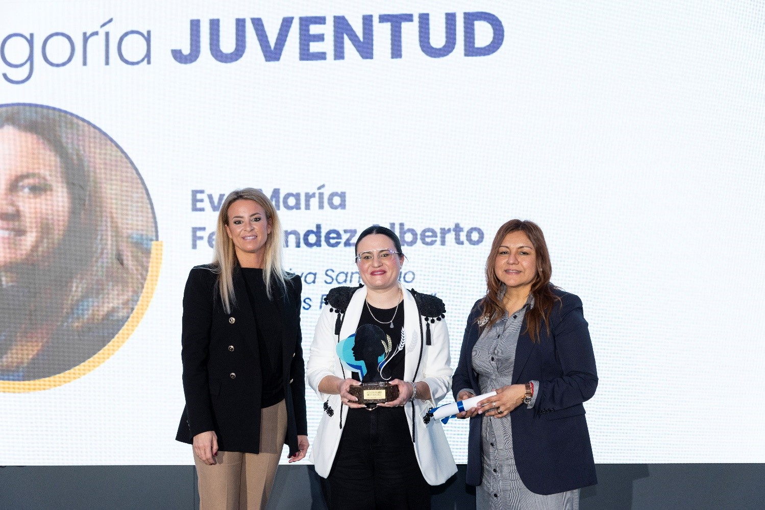 Kubota España entrega uno de los premios Agrícolas más importantes del sector en el V Premio MujerAGRO 