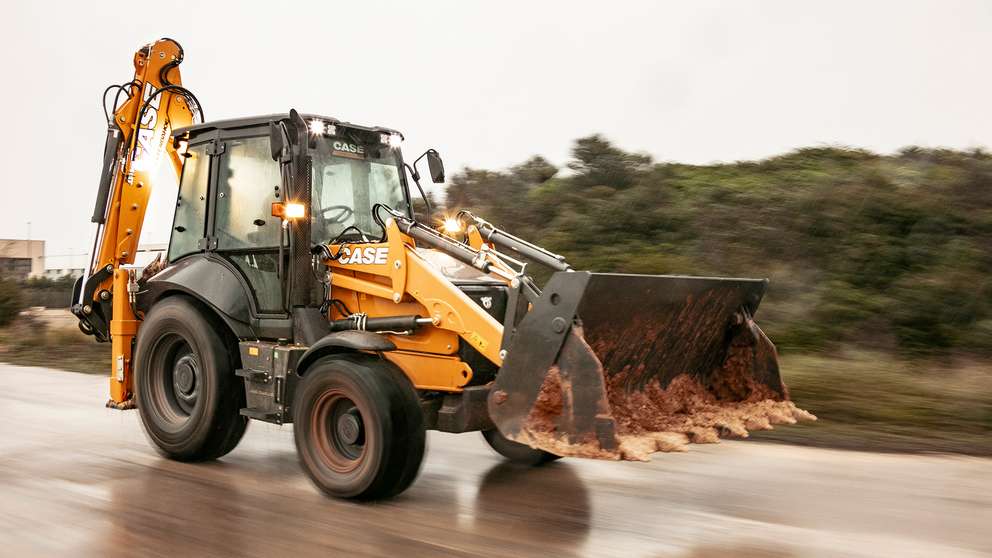 Potencia, confort y control en la última evolución de la icónica retrocargadora 580SV de CASE 
