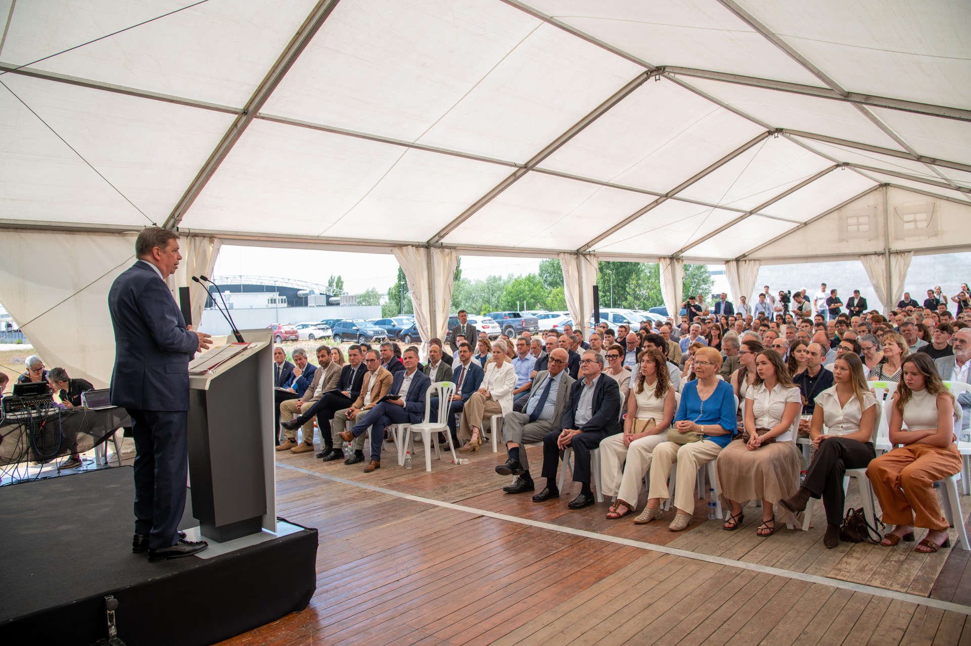 Luis Planas destaca la importancia de la innovación tecnológica en el desarrollo del sector agroalimentario