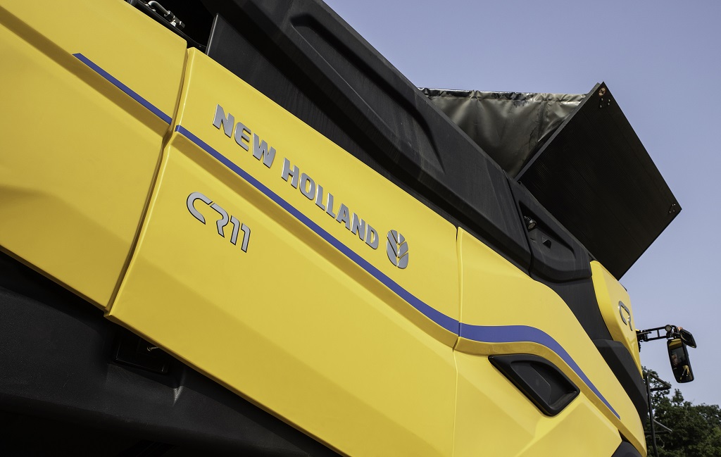 New Holland presenta la CR11, cosechadora insignia de última generación 
