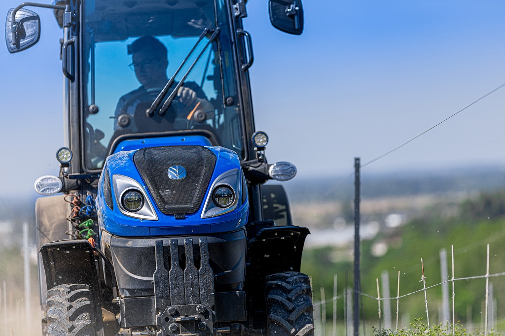 Nueva cabina Comfort Ride™ para los tractores para viñedos T4V y T4N lanzada en SITEVI 2023 